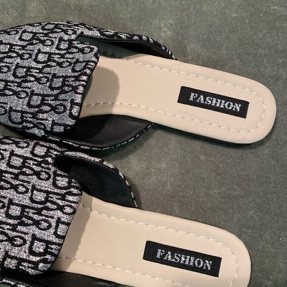#328 FASHION Fabric Silver metallic Mules - Picture 6 of 8